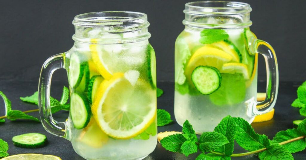 Benefits of cucumber lemon water
