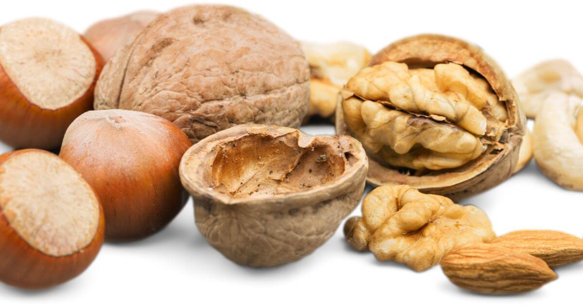 How to choose keto-friendly nuts